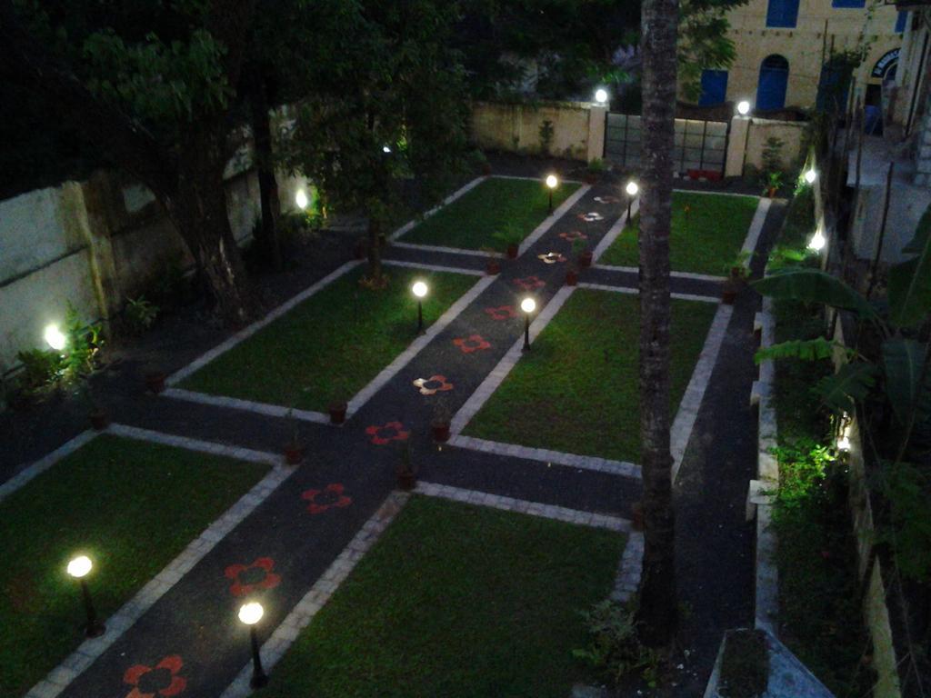 Casa Linda Hotel Kochi Екстериор снимка