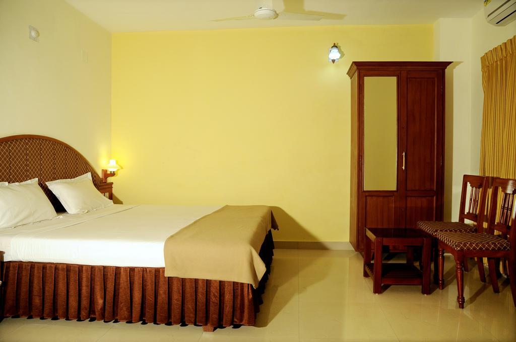 Casa Linda Hotel Kochi Стая снимка